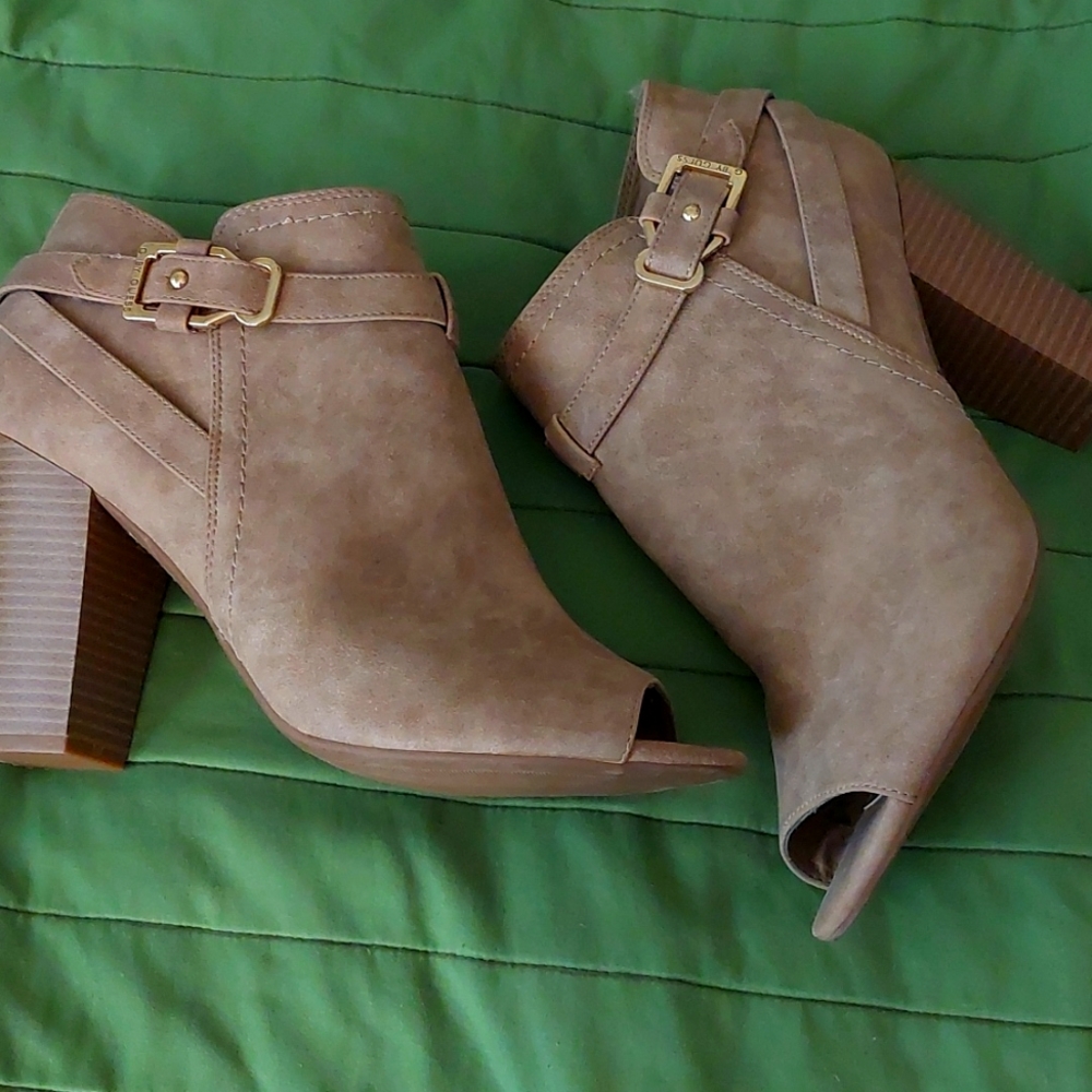 GUESS open toe Booties size 11